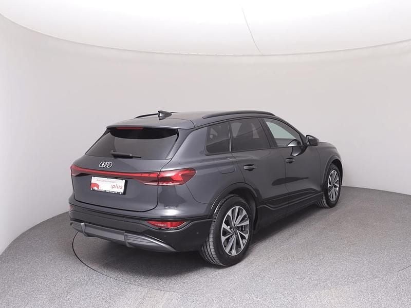 Gebraucht Audi Q6 e-tron Business 284 kW (387 PS) 2024 Hellgrau  metallic SUV