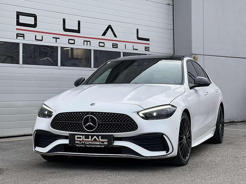 Weiß Gebraucht 2022 Mercedes C200 AMG line Limousine | € 43.900 - Bild 1/4