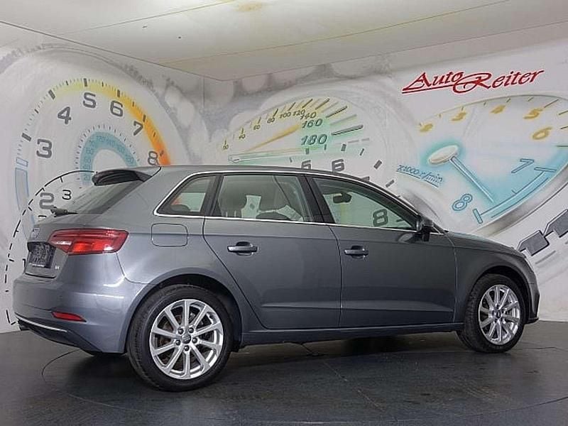 Gebraucht Audi A3 Design 116 PS (85 kW) 2018 Monsungrau metallic Limousine