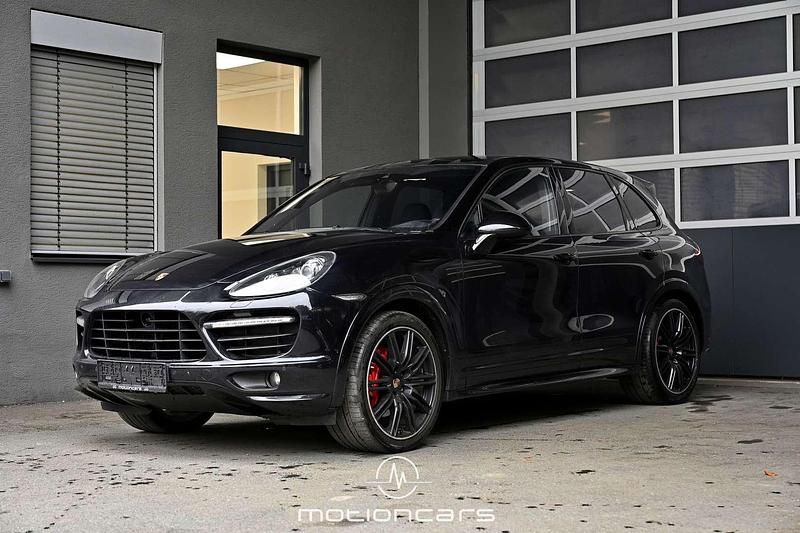Schwarz Gebraucht 2013 Porsche Cayenne GTS SUV | € 32.980 - Bild 1/4