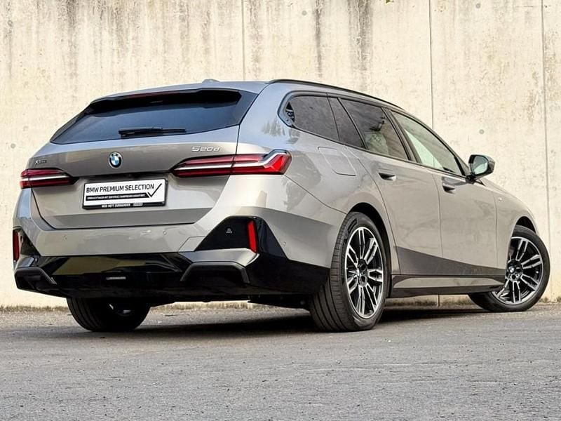 Gebraucht BMW 520 Shadowline 197 PS (144 kW) 2025 Grau Kombi