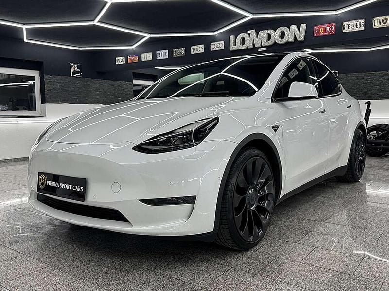 Weiß Gebraucht 2022 Tesla Model Y Performance SUV | € 35.990 (Fairer Preis) - Bild 1/4
