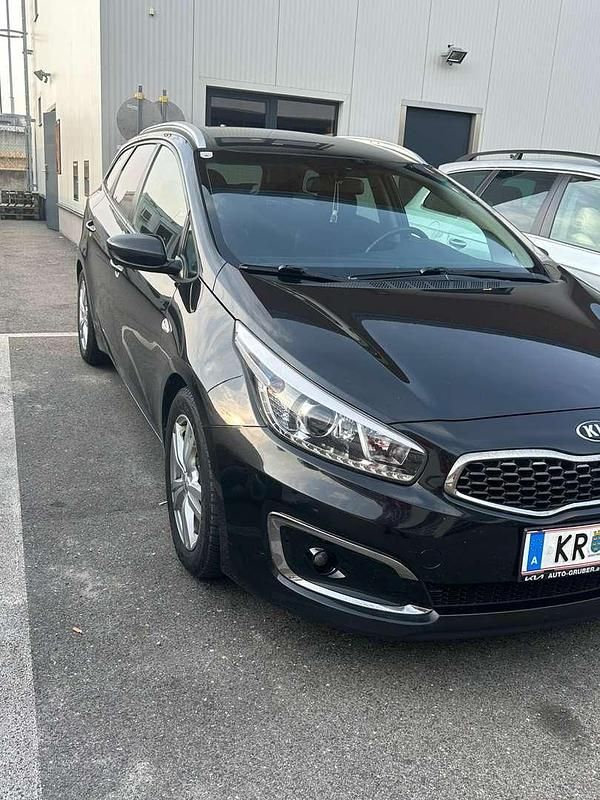 Gebraucht Kia Ceed Sportswagon Plus 110 PS (80 kW) 2018 Schwarz Kombi