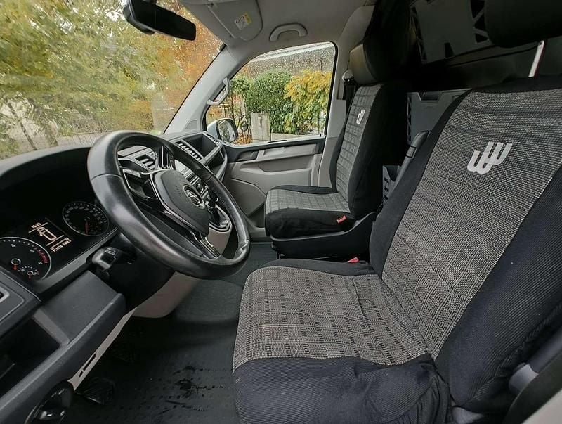 Gebraucht VW Transporter 102 PS (75 kW) 2017 Grau Van