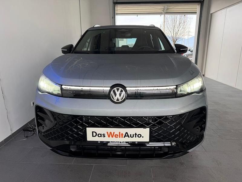 Neu VW Tiguan Sport 193 PS (141 kW) 2026 Silber  metallic SUV