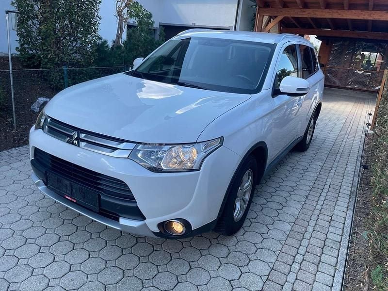 Weiß Gebraucht 2014 Mitsubishi Outlander SUV | € 12.500 - Bild 1/4