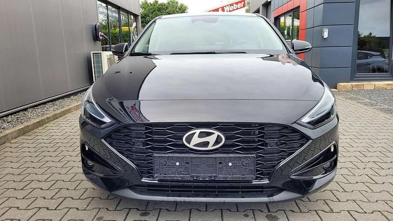 Neu Hyundai i30 140 PS (102 kW) 2025 Schwarz Limousine