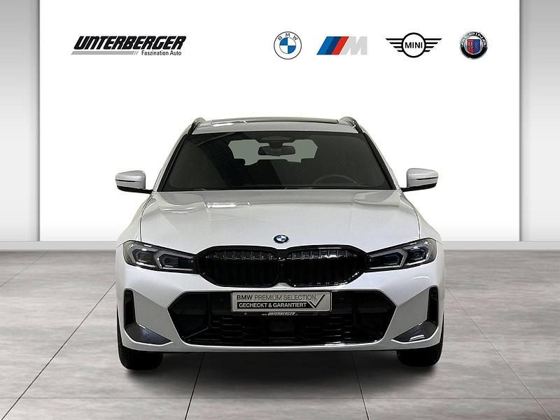Gebraucht BMW 330 M Sport 285 PS (209 kW) 2025 Weiß Kombi