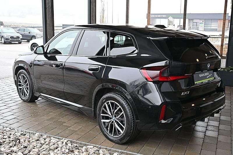 Gebraucht BMW iX1 Basis 200 kW (272 PS) 2024 Schwarz SUV