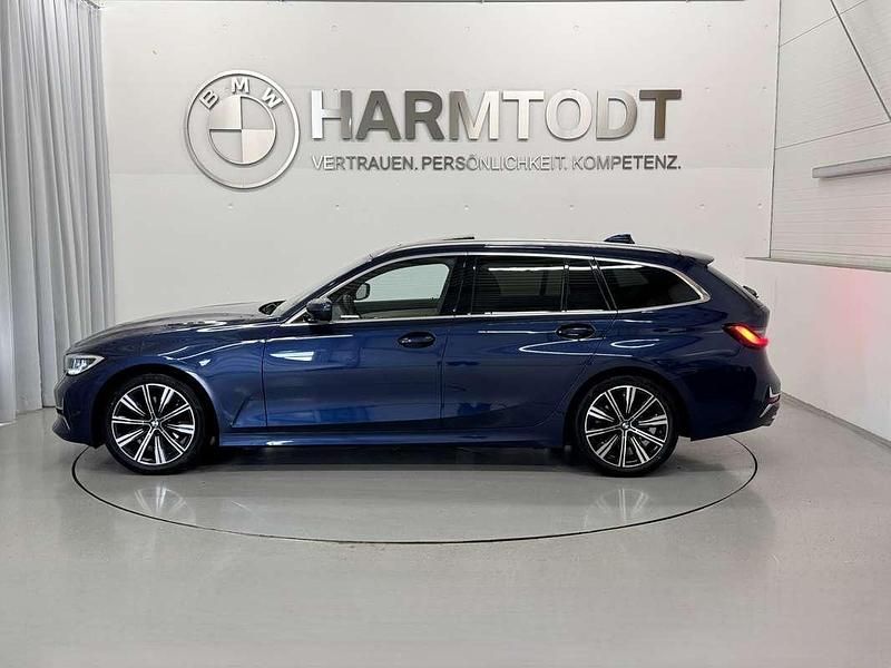 Gebraucht BMW 320 Luxury Line 190 PS (139 kW) 2019 Blau Kombi