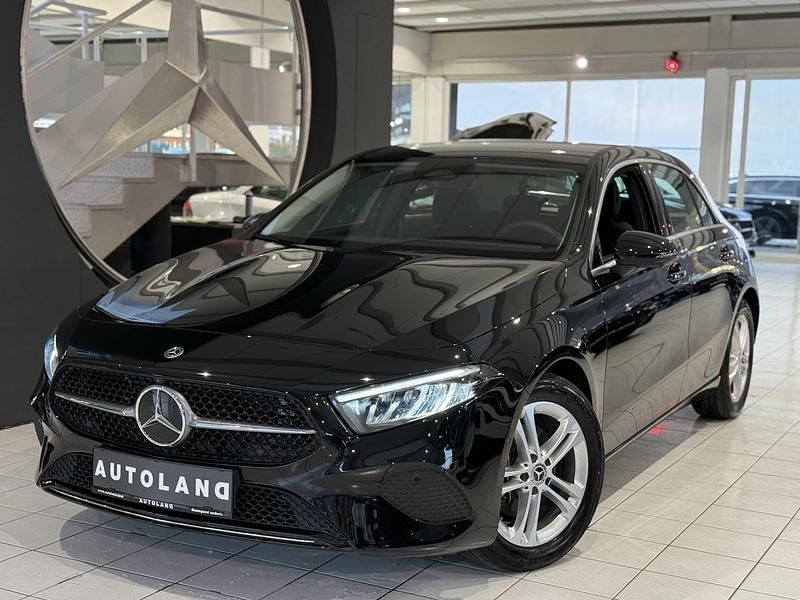 Schwarz Gebraucht 2024 Mercedes A200 Kleinwagen | € 32.990 (Fairer Preis) - Bild 1/4
