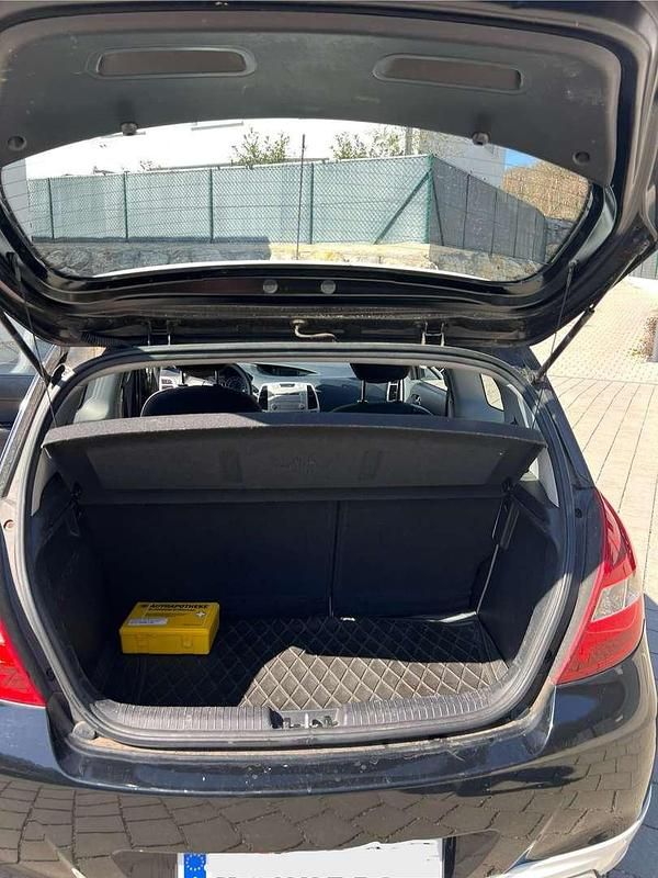 Gebraucht Hyundai i20 77 PS (56 kW) 2010 Limousine