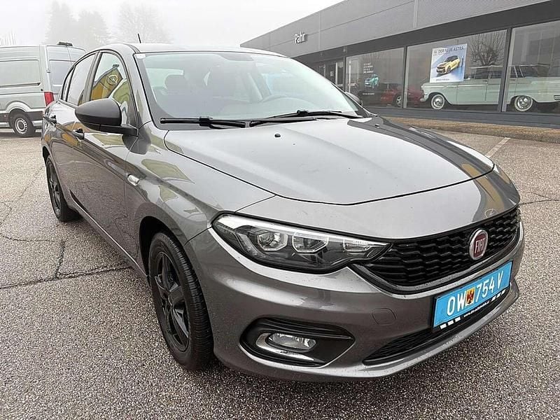 Gebraucht Fiat Tipo Street 95 PS (69 kW) 2020 Grau Limousine
