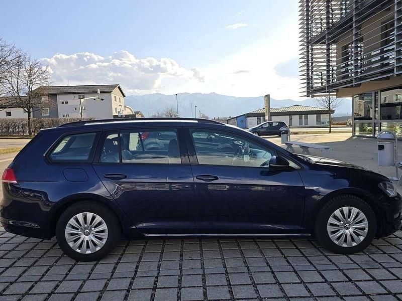 Gebraucht VW Golf VII Trendline 110 PS (80 kW) 2015 Blau Kombi