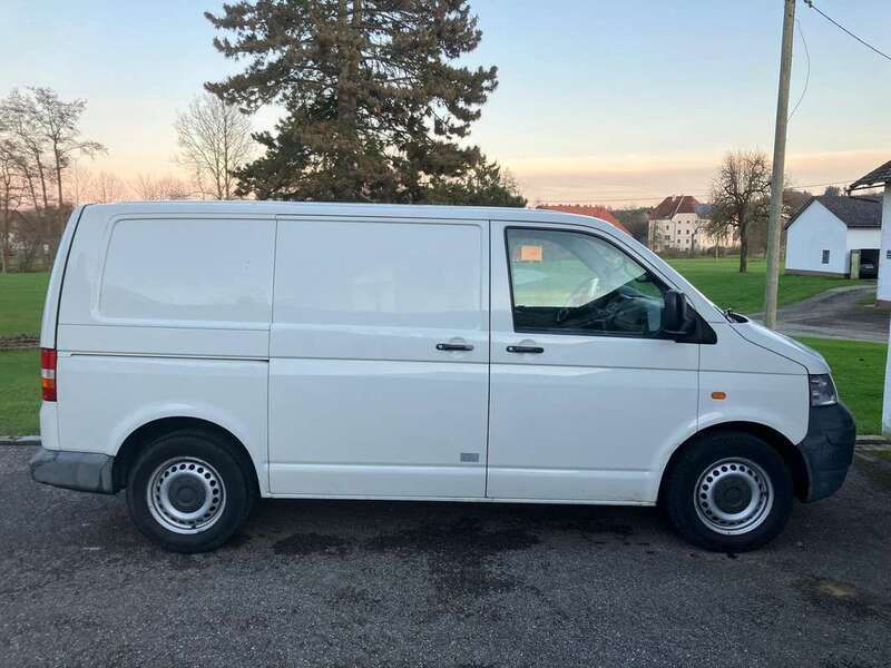 Weiß Gebraucht 2005 VW T5 Van | € 7.500 (Fairer Preis) - Bild 1/4