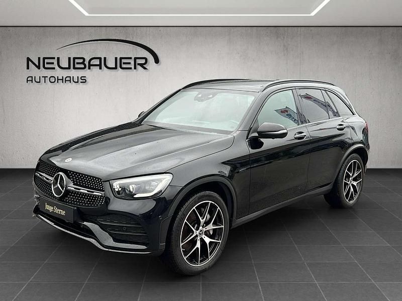 Gebraucht Mercedes GLC300e 194 PS (142 kW) 2021 Schwarz SUV