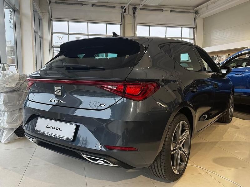 Neu Seat Leon FR 115 PS (84 kW) 2026 Dunkelgrau  metallicperleffekt