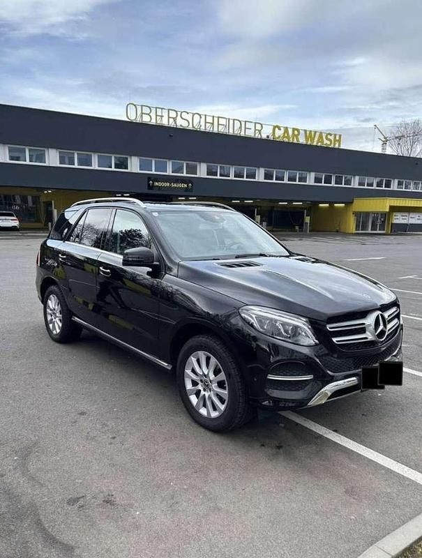 Schwarz Gebraucht 2018 Mercedes GLE350 SUV | € 42.000 (Fairer Preis) - Bild 1/4