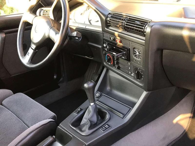 Gebraucht BMW 325 171 PS (125 kW) 1988 Limousine