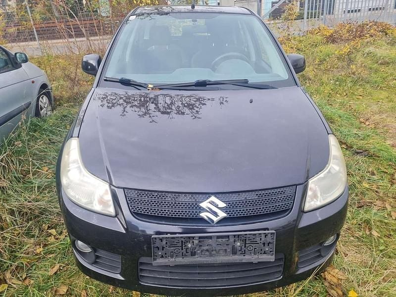 Schwarz Gebraucht 2008 Suzuki SX4 GL SUV | € 3.750 - Bild 1/4