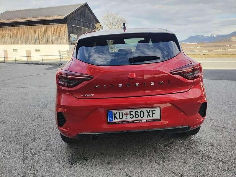Neu Mitsubishi Colt Intense 91 PS (66 kW) 2025 Rot Limousine