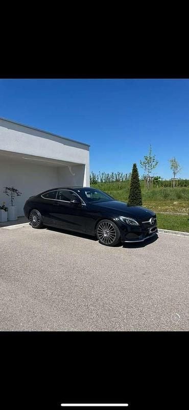 Gebraucht Mercedes C180 156 PS (114 kW) 2018 Schwarz Coupé