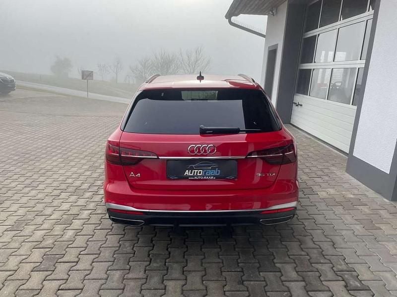 Gebraucht Audi A4 S-Line 163 PS (119 kW) 2022 Rot Kombi
