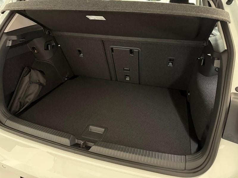 Neu VW Golf VIII 115 PS (84 kW) 2026 Weiss  normal