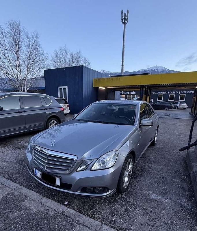 Gebraucht Mercedes E220 Elegance 170 PS (125 kW) 2010 Grau Limousine