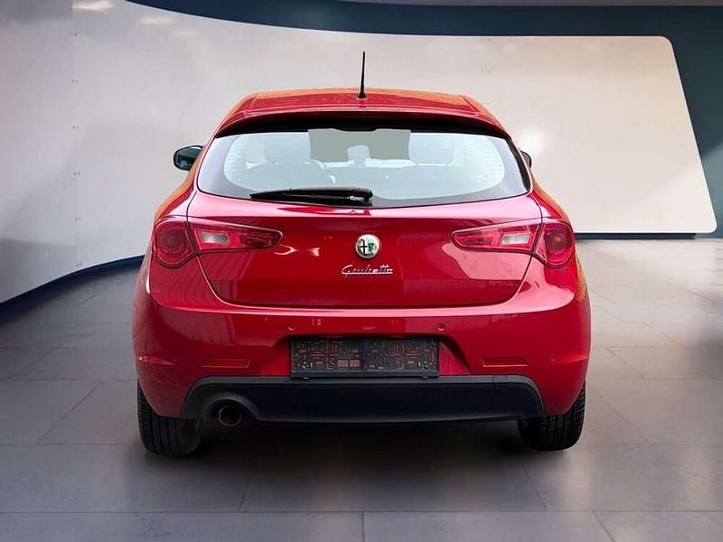 Gebraucht Alfa Romeo Giulietta Distinctive 120 PS (88 kW) 2012 Rot Kleinwagen