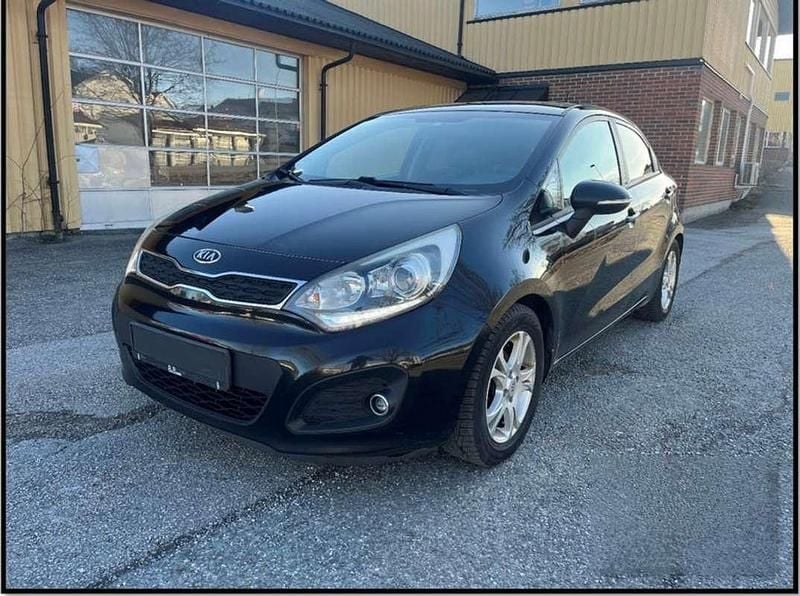 Gebraucht Kia Rio 86 PS (63 kW) 2012 Limousine