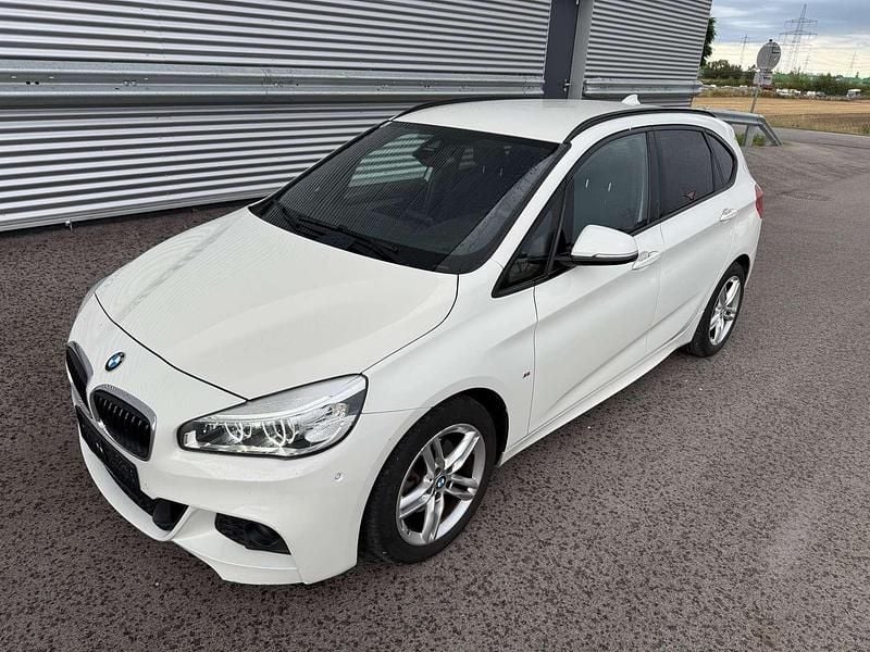 Weiß Gebraucht 2015 BMW 218 Active Tourer M Sport Van / Kleinbus | € 13.990 (Fairer Preis) - Bild 1/4