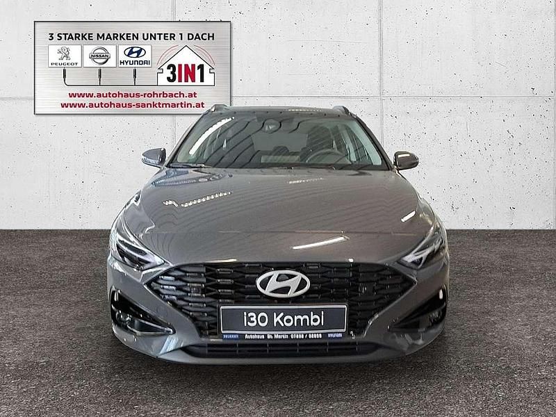 Gebraucht Hyundai i30 GO! 97 PS (71 kW) 2024 Schwarz Kombi