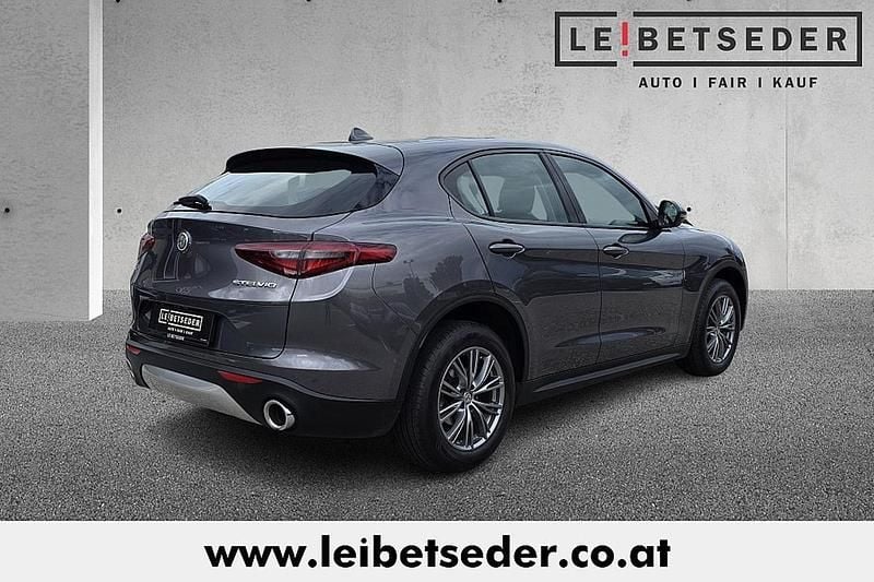 Gebraucht Alfa Romeo Stelvio Super 209 PS (153 kW) 2017 Grau SUV