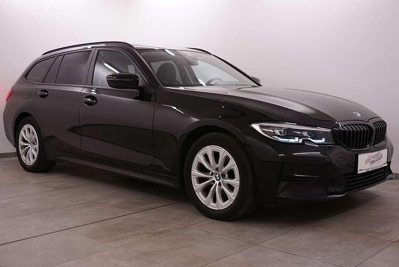 Schwarz Gebraucht 2020 BMW 318 Shadowline Kombi | € 23.990 (Fairer Preis) - Bild 1/4