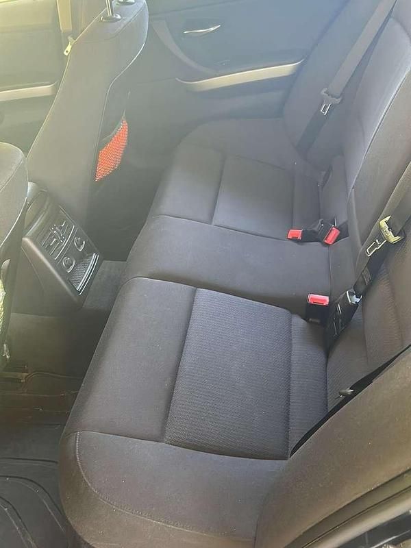 Gebraucht BMW 320 163 PS (119 kW) 2010 Limousine