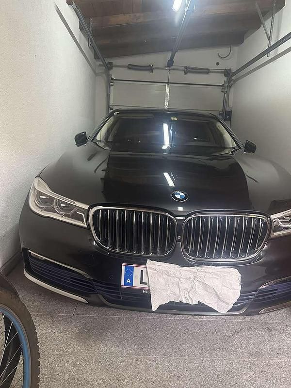 Gebraucht BMW 730L 265 PS (194 kW) 2015 Limousine