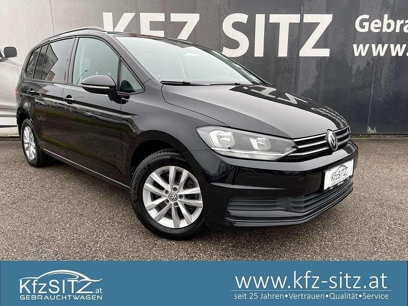Schwarz Gebraucht 2019 VW Touran Comfortline Van / Kleinbus | € 22.470 (Guter Preis) - Bild 1/4