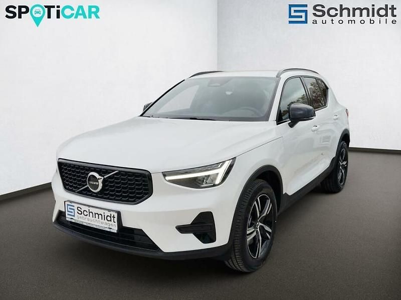 Weiß Neu 2025 Volvo XC40 Plus SUV | € 39.990 (Fairer Preis) - Bild 1/4