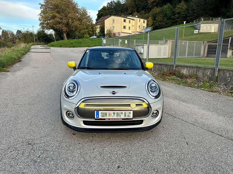 Gebraucht Mini Cooper SE 135 kW (184 PS) 2019 Silber Kleinwagen