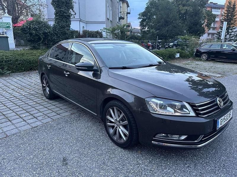 Gebraucht VW Passat 105 PS (77 kW) 2012 Limousine