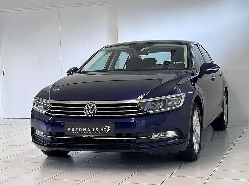 Gebraucht VW Passat Comfortline 150 PS (110 kW) 2019 Blau Limousine