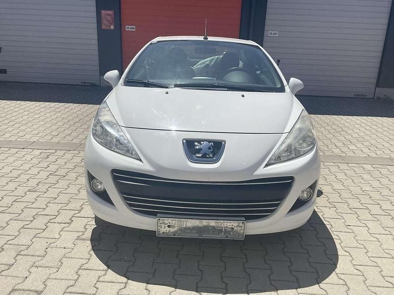 Weiß Gebraucht 2011 Peugeot 207 Filou Cabrio | € 3.500 - Bild 1/4