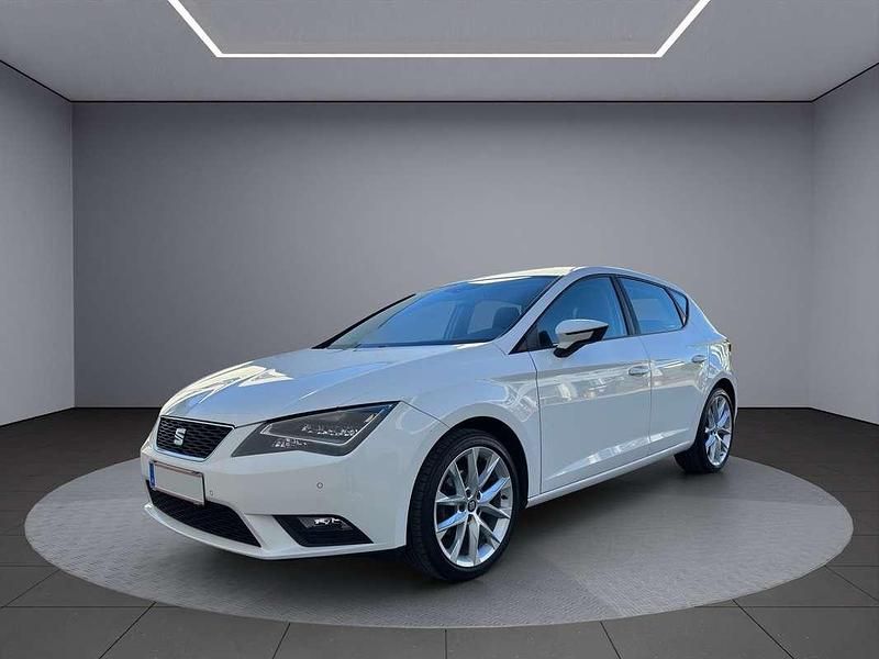 Weiß Gebraucht 2014 Seat Leon Style Kleinwagen | € 10.690 (Fairer Preis) - Bild 1/4