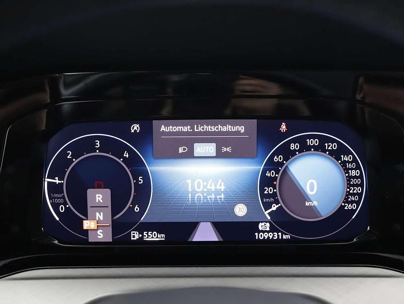 Gebraucht VW Golf VIII Life 116 PS (85 kW) 2022 Silber  metallic Kombi