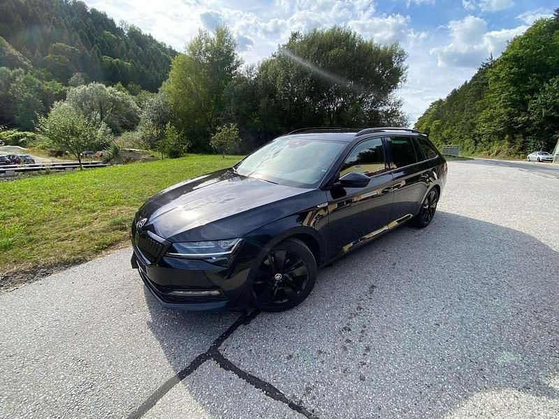Schwarz Gebraucht 2021 Skoda Superb SportLine Kombi | € 20.500 (Etwas zu teuer) - Bild 1/4