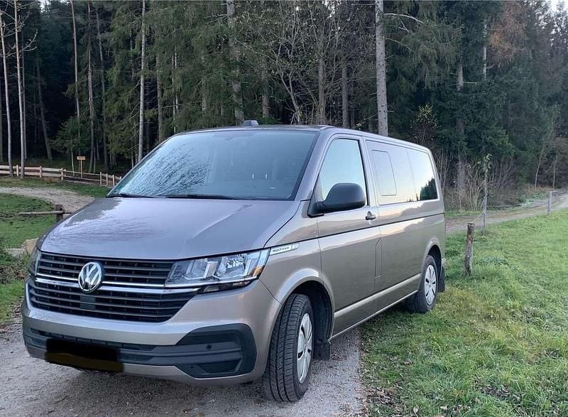 Beige Gebraucht 2021 VW Multivan Trendline Van | € 38.800 - Bild 1/4