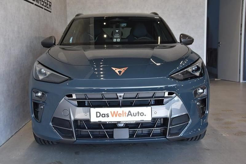 Neu Cupra Terramar 150 PS (110 kW) 2025 Dunkelblau  normal SUV