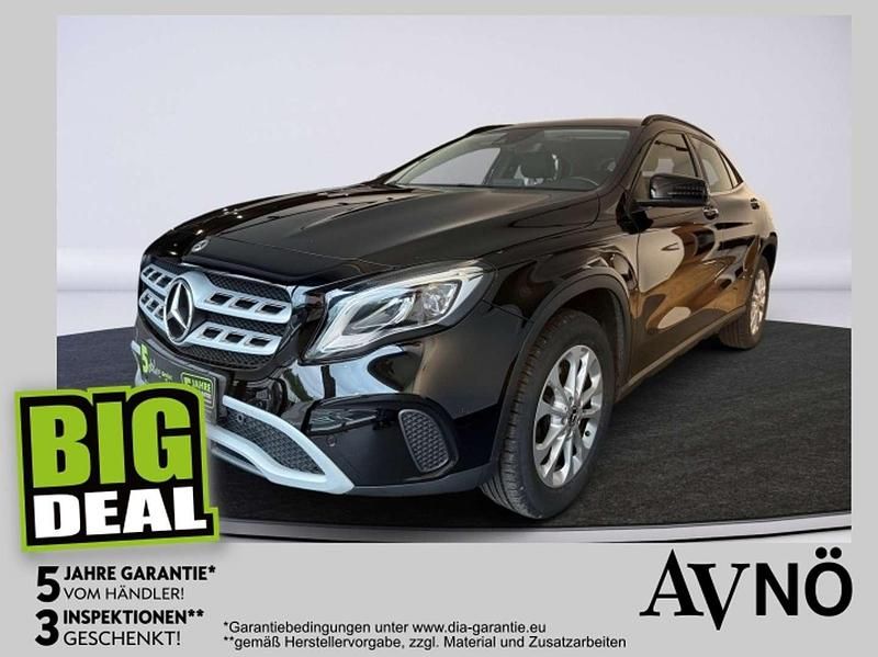 Schwarz Gebraucht 2018 Mercedes GLA180 SUV | € 20.980 (Etwas zu teuer) - Bild 1/4