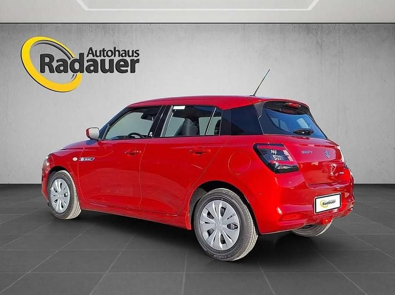 Neu Suzuki Swift 83 PS (61 kW) 2025 Rot Limousine